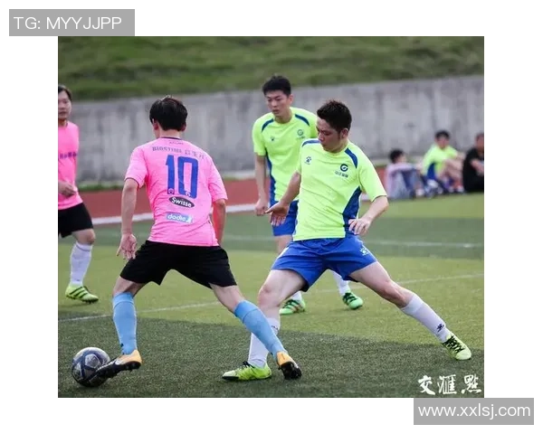 于果足球:探索足球背后的故事与激情,见证梦想与奋斗的交汇点 于果足球:探索足球背后的故事与激情,见证梦想与奋斗的交汇点